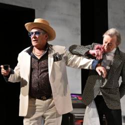 Aleš Valič (levo) in Alojz Svete v predstavi Kavarna (FOTODAMJ@N)