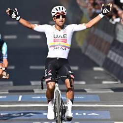 Ekvadorec Jhonatan Narvaez je zmagovalec četrte etape kolesarske dirke po Italiji