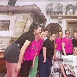 Primorski dnevnik in VS Primorsko se v vročem poletnem jutru hladita v pevski sobi Zvonka Vidaua (FOTOUTRIP)