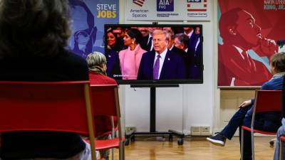 Skupno spremljanje inavguracije Trumpa v Trstu (TEDESCHI/FOTODAMJ@N)