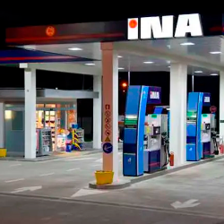 Bencinski servis na Hrvaškem (ARHIV)