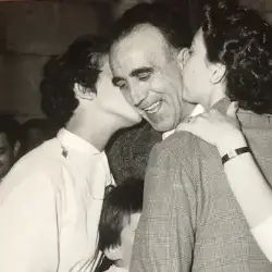 Luigi Drioli s štirimi hčerkami (Družinski arhiv)