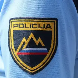 Policisti zbiraj obvestila zaradi suma storitve kaznivega dejanja poškodovanja objekta kulturnega pomena