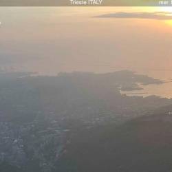 Pogled na zamegljeni Trst ob 16.15 (SPLETNA KAMERA RADIO PUNTO ZERO)