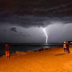 Nevihta v Tržaškem zalivu, fotografija je simbolična (FOTODAMJ@N)