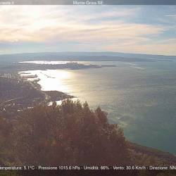 Pogled na Tržaški zaliv z burjo ob 10.45 (SPLETNA KAMERA CISAR)