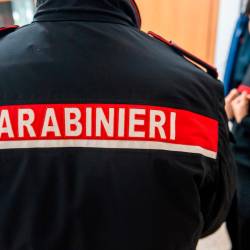 Karabinjerji so aretirali 53-letno žensko zaradi tatvine v oteževalnih okoliščinah (KARABINJERJI)