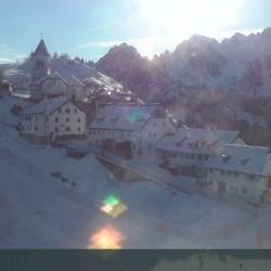 Na Višarjah so namerili najnižjo nočno temperaturo +6,5 stopinje Celzija, ob 10. uri pa 9,6 stopinje Celzija (SPLETNA KAMERA PROMOTURISMO.FVG)