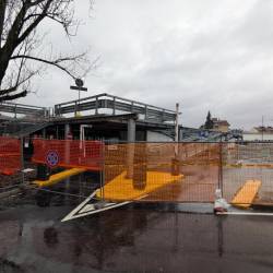 Parkirna hiša v Manzonijevi ulici (TIBALDI)