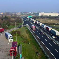 Zaradi nesreče proti Trstu nastajajo zastoji (SPLETNA KAMERA AUTOSTRADE ALTO ADRIATICO)