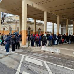 Selitev migrantov v Starem pristanišču (KVESTURA TRST)