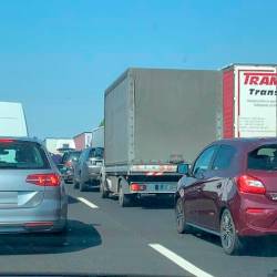 Na avtocesti A4 v prihodnjih dneh pričakujejo povečan promet, fotografija je simbilična (ARHIV)