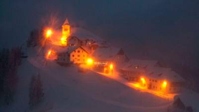 Na Višarjah so danes namerili 97 centimetrov snega in je prava zimska pravljica (PROMOTURISMO.FVG)