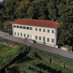 Stara šola na Colu (FOTODAMJ@N)