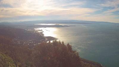 Pogled na Tržaški zaliv z burjo ob 10.45 (SPLETNA KAMERA CISAR)