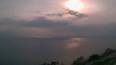 Pogled z Vejne na Tržaški zaliv danes ob 16. uri (SPLETNA KAMERA CISAR)