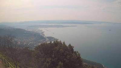 Pogled na Tržaški zaliv ob 10.30 (SPLETNA KAMERA CISAR)