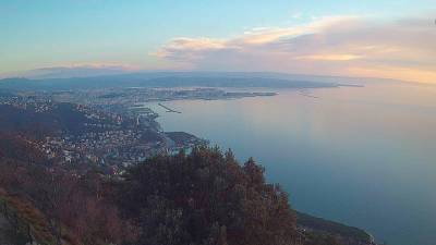 Tržaški zaliv danes ob 17.15 (SPLETNA KAMERA CISAR)