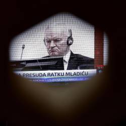 Ratko Mladić v sodni dvorani v Haagu na dan pravnomočne obsodbe, 8. junija leta 2021 (Ansa)
