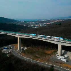 Poskusna vožnja prvega vlaka po drugem tiru (2TDK DRUGI TIR/FACEBOOK)