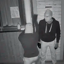 Tatovi na delu (ARHIV)