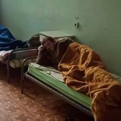 Ranjene borce iz tovarne Azovstal je ruska vojska prepeljala v bolnišnico (ANSA)