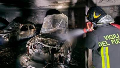 Gašenje požara v Naselju sv. Sergija (GASILCI)