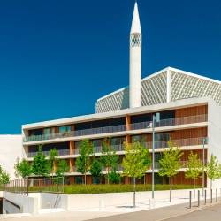 Ljubljanska džamija deluje kot versko in kulturno središče (VISIT LJUBLJANA)