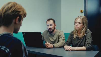 Ko policija preiskuje ... policijo