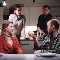 Prizor filma Zemljo krast (SFC)