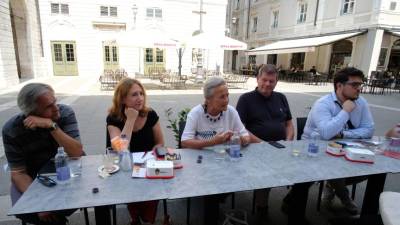 Dopoldne so v baru Tergesteo orisali novo občansko sredinsko listo TS21-26