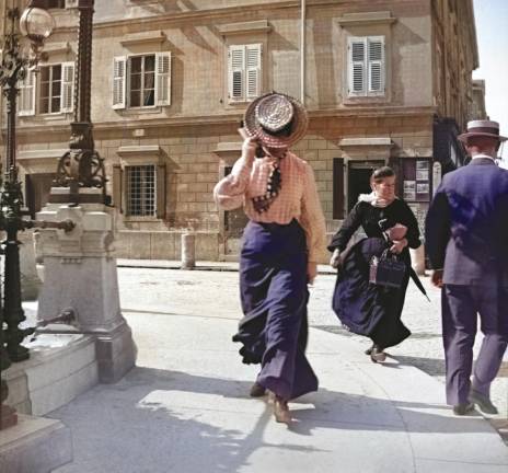 Tržačanke skozi oči nekdanjega neznanega fotografa