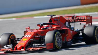 Mladi Ferrarijev dirkač Charles Leclerc (AP)