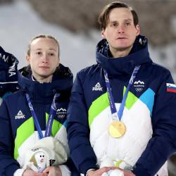 Brata Domen in Nika Prevc, najboljša skakalca olimpijske sezone 2025/26