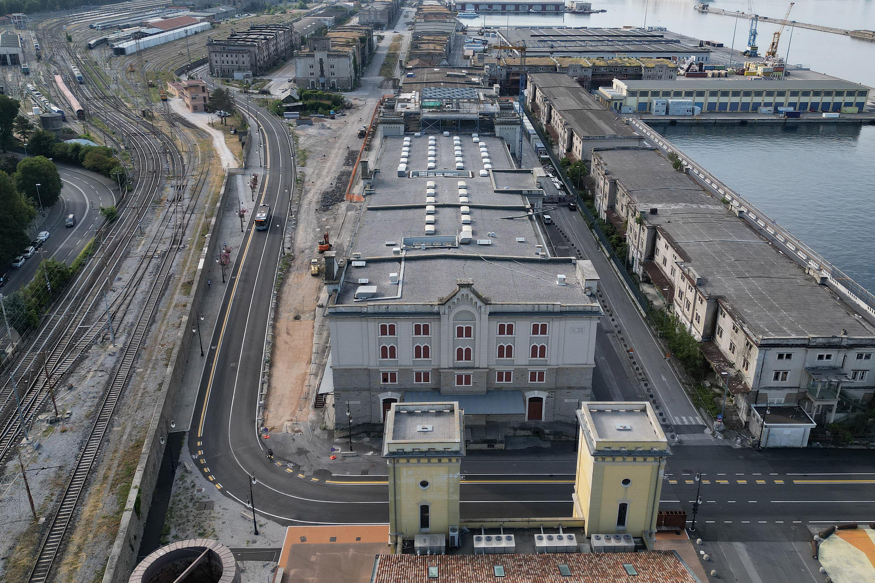 Ob visokih obiskih številne prometne omejitve