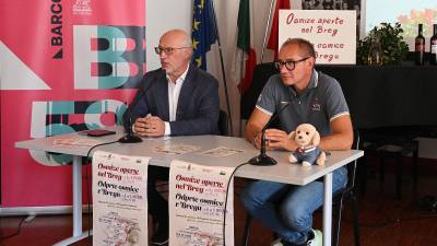 Dolinski žuoan Aleksander Coretti (levo) in prvi mož Barcolane Mitja Gialuz