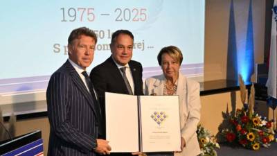 Deželni predsednik SSk Damijan Terpin, podpredsednik slovenske vlade Matej Arčon in deželna tajnica SSk Fulvia Premolin (FotoDamj@n)