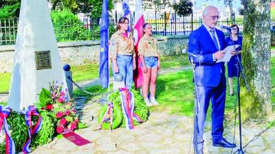 Dolinski župan Coretti med govorom v Kranju (MLIS)