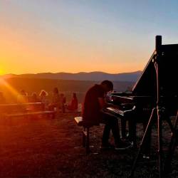 Na prvem od koncertov ob zori, ki jih prireja Radio Koper, bo nastopil pianist Tomaž Pačnik (TOMAŽ PAČNIK)