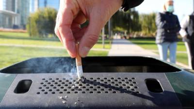 Kajenje na javnih mestih (Fotografija je simbolična)