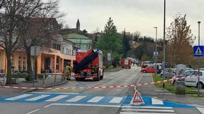 Zaradi uhajanja amoniaka so učence osnovne šole preventivno evakuirali (KATJA ŽELJAN)