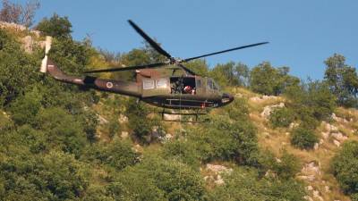Helikopter Slovenske vojske med reševalno akcijo (FOTODAMJ@N)