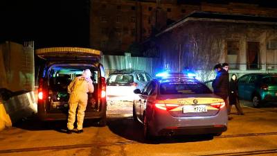 Ob vhodu v staro pristanišče so našli moško truplo (LUCA TEDESCHI/FOTODAMJ@N)