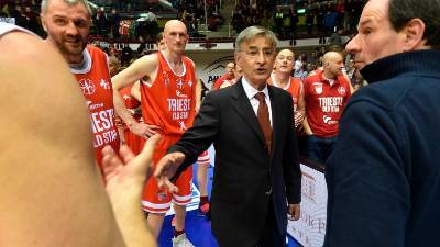 Bogdan Tanjević na tekmi nekdanjih zvezd (FOTODAMJ@N)