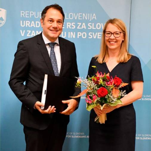 Matej Arčon s svojo predhodnico Heleno Jaklitsch (USZS)