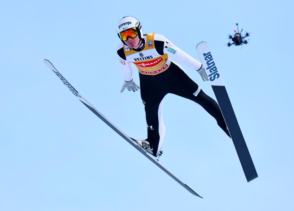 Domen Prevc osvojil tudi drugo tekmo novoletne turneje