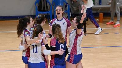 Veselje igralk Zaleta ZKB FerroJulia (FOTODAMJ@N)