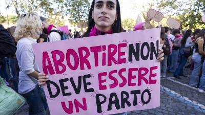 V Rimu na manifestaciji za pravico do prekinitve nosečnosti (ANSA)