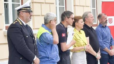 Del udeležencev predstavitve reševalne vaje (ZAVOD GO! 2025