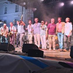 Med nastopajočimi je bil tudi slovenski bend The Authentics